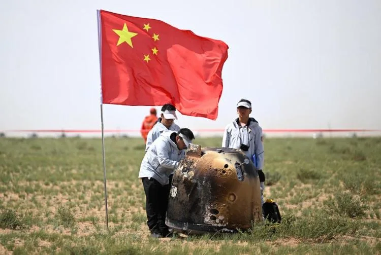 Chang’e-6 capsule recovery, Inner Mongolia, 25 June 2024. Xinhua via CNSA.