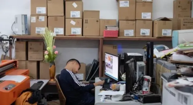 Programme frame from CCTV’s Lu Hong factory report · 2021-01-19