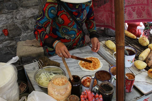 Grilled erkuai at a stall in Dali Old Town.