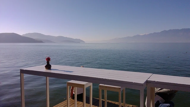 An Erhai lake-side terrace in Shuanglang.