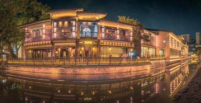 A riverside panorama in Fuzhou’s Shangxiahang district, photographed in 2025.