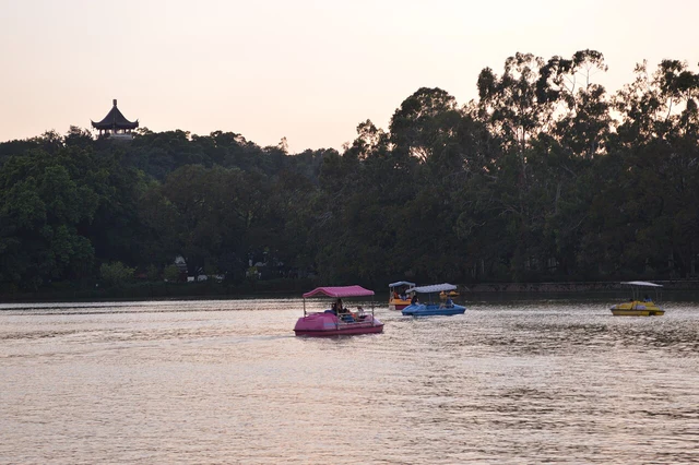 An evening view of Fuzhou’s West Lake, photographed on 5 October 2018.