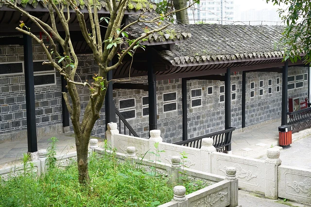 The inscription corridor in Guiyang’s Wang Yangming memorial shrine; a historical photograph.