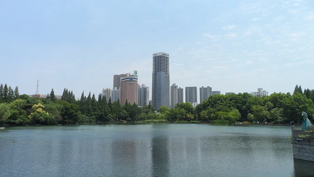 Xiaoyaojin Park in Hefei, with historical memory distinguished from the modern park.