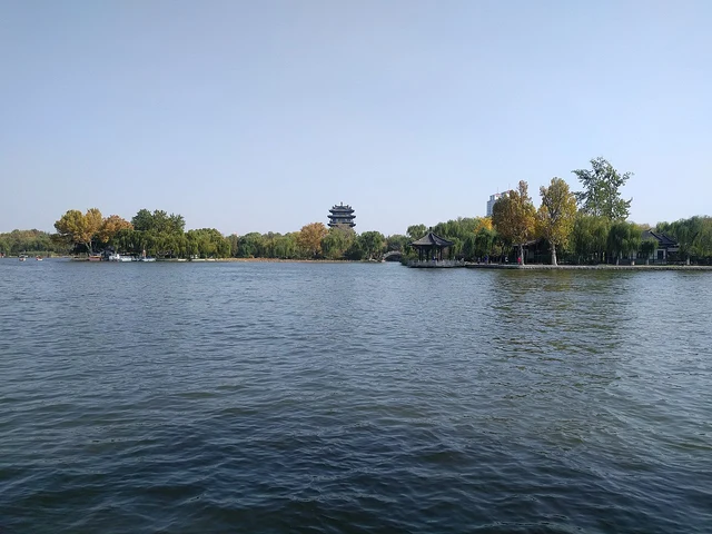 Daming Lake in Jinan, photographed in November 2017.