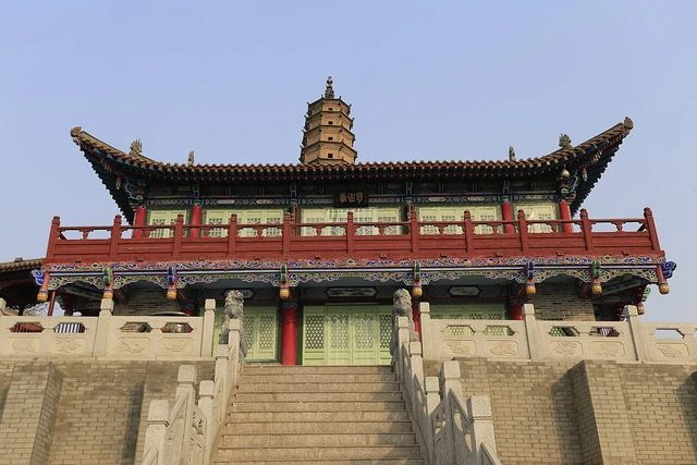 A temple building with the pagoda rising behind it on Baita Hill in Lanzhou.
