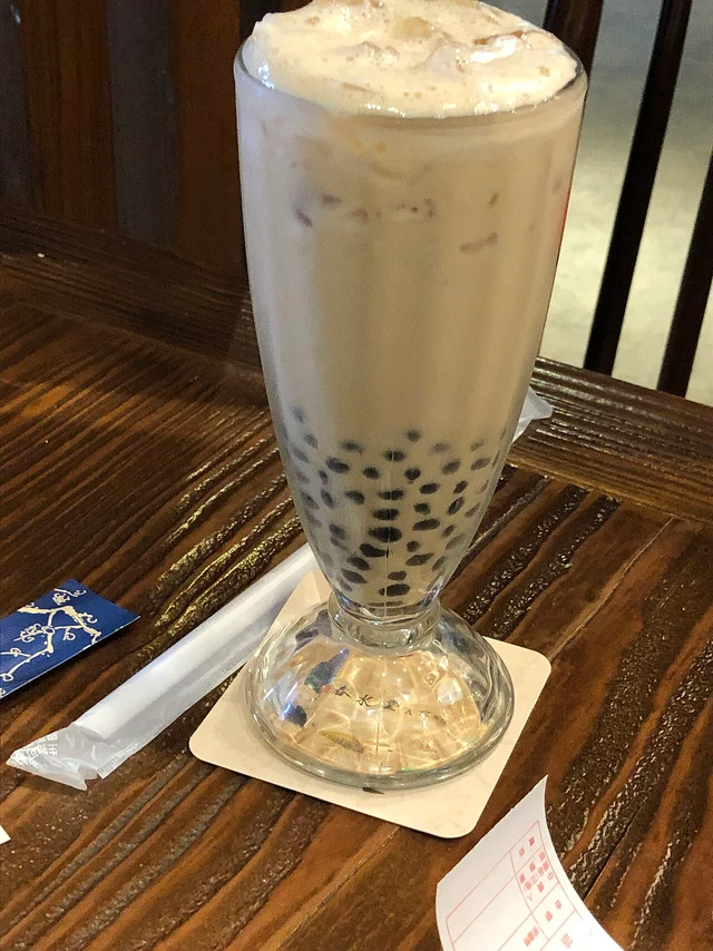 Pearl milk tea photographed at a Chun Shui Tang in Taipei’s Songshan district.
