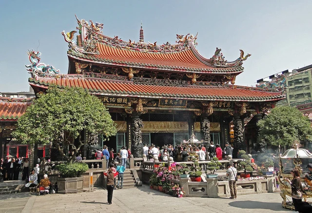 A hall and courtyard at Bangka Longshan Temple in Taipei.
