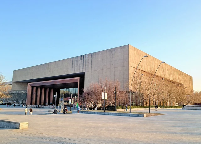 A winter exterior view of Tianjin Museum from the northwest.