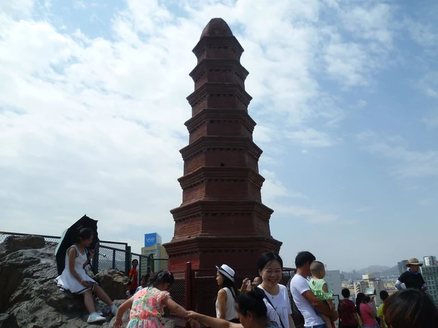 Hongshan Pagoda in Urumqi’s Hongshan Park.