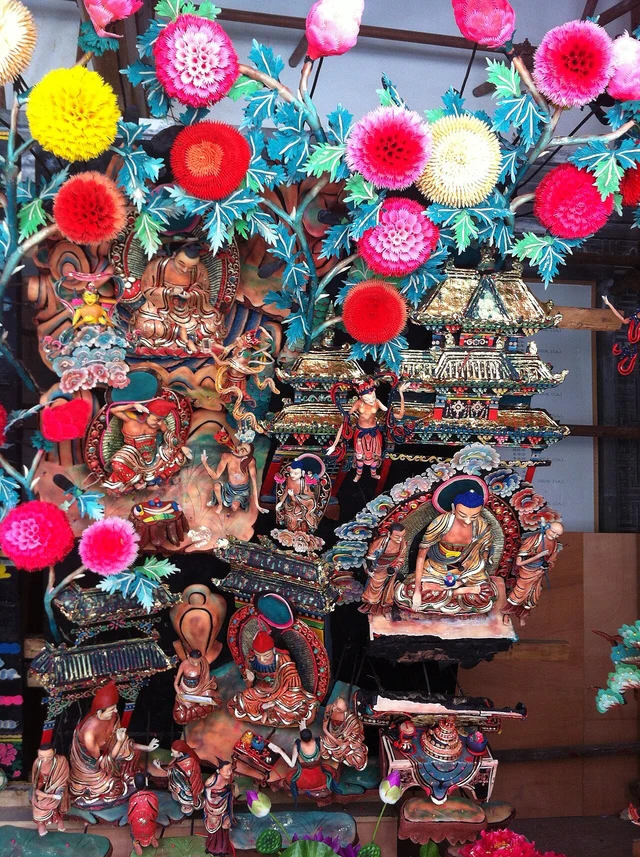 A butter-sculpture display photographed in Xining in 2012.