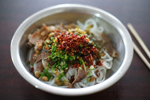 Guilin rice noodles, photographed in Guilin in 2015; a regional dish example.