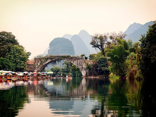 Yulong Bridge in Yangshuo; a different bridge from Fuli Bridge.