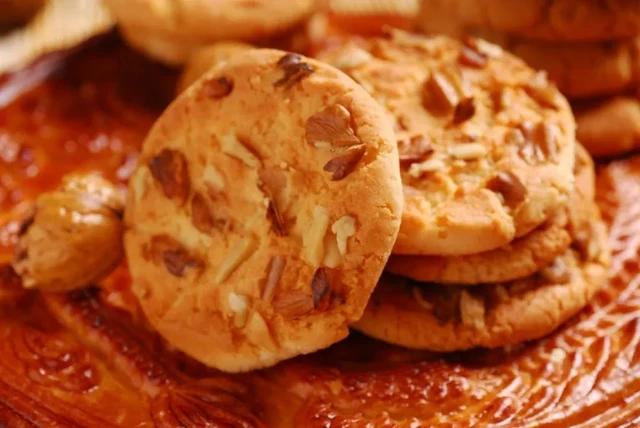 Dingfengzhen pastries in Jiangcheng Evening News’s 2020 heritage-food feature.