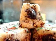 Cylindrical Guilin songgao rice cakes with visible bean filling.