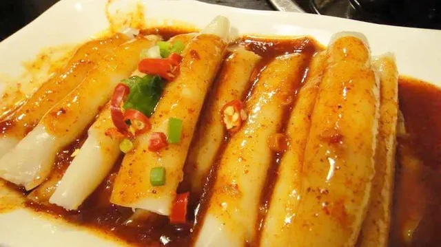 Pingyao wantuo served with dipping sauce, in Shanxi’s official November 2022 food guide.