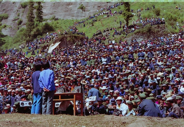 A 2008 Hua’er gathering illustrated in UNESCO’s nomination gallery and credited to Linxia prefecture; this is a regional archive, not an identified Yinchuan event.